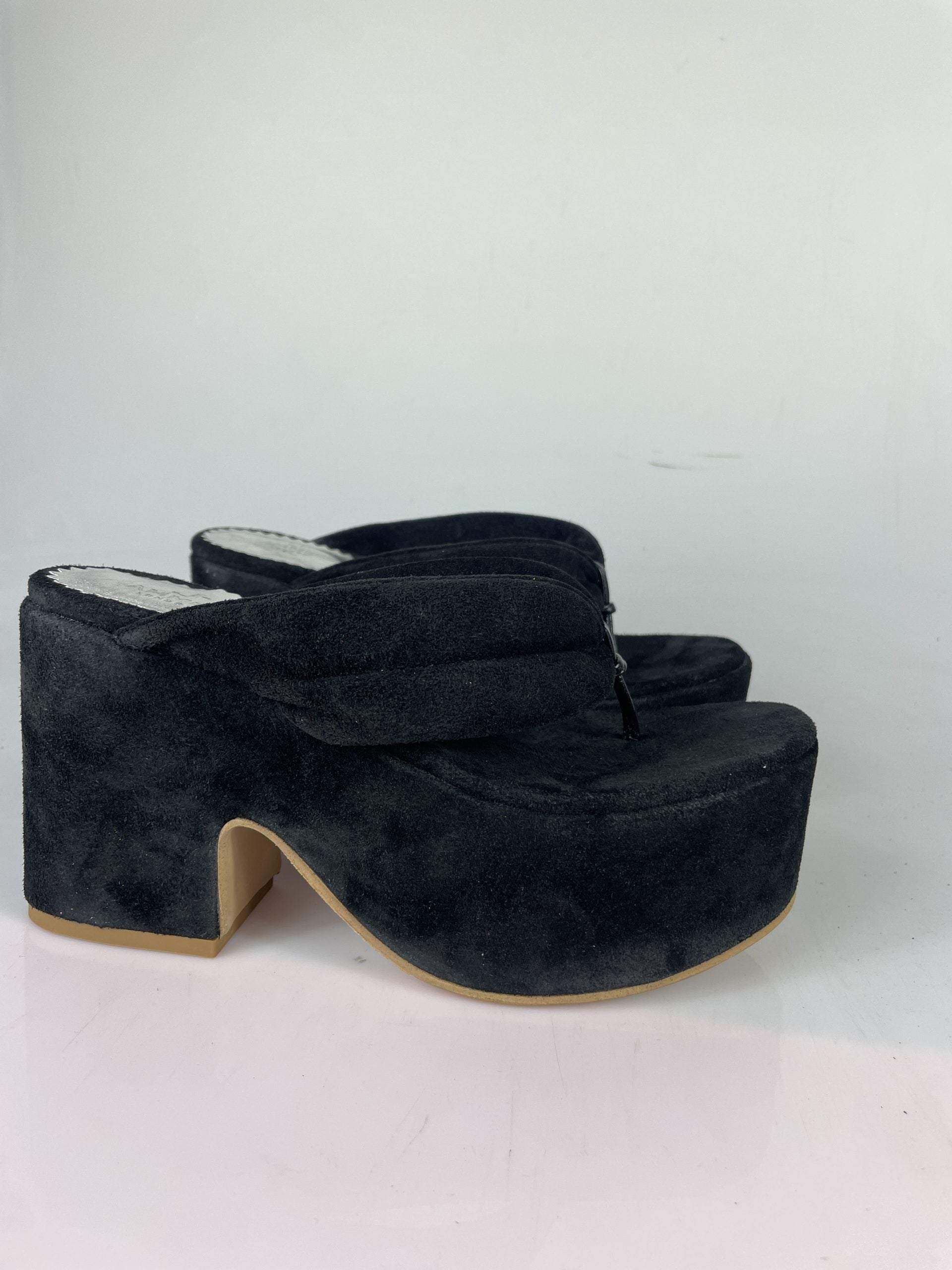 Black suede morosita