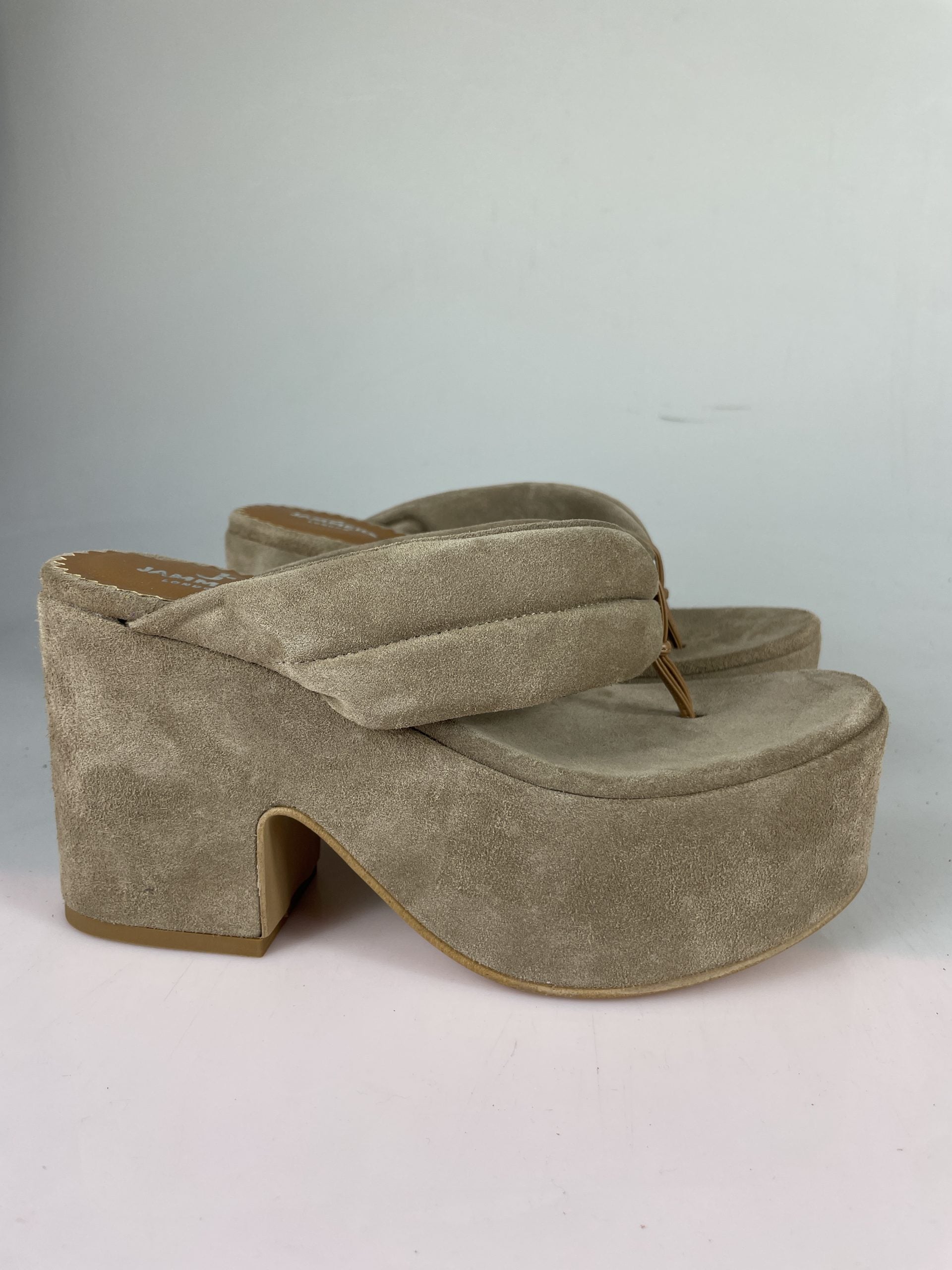 Beige suede morosita