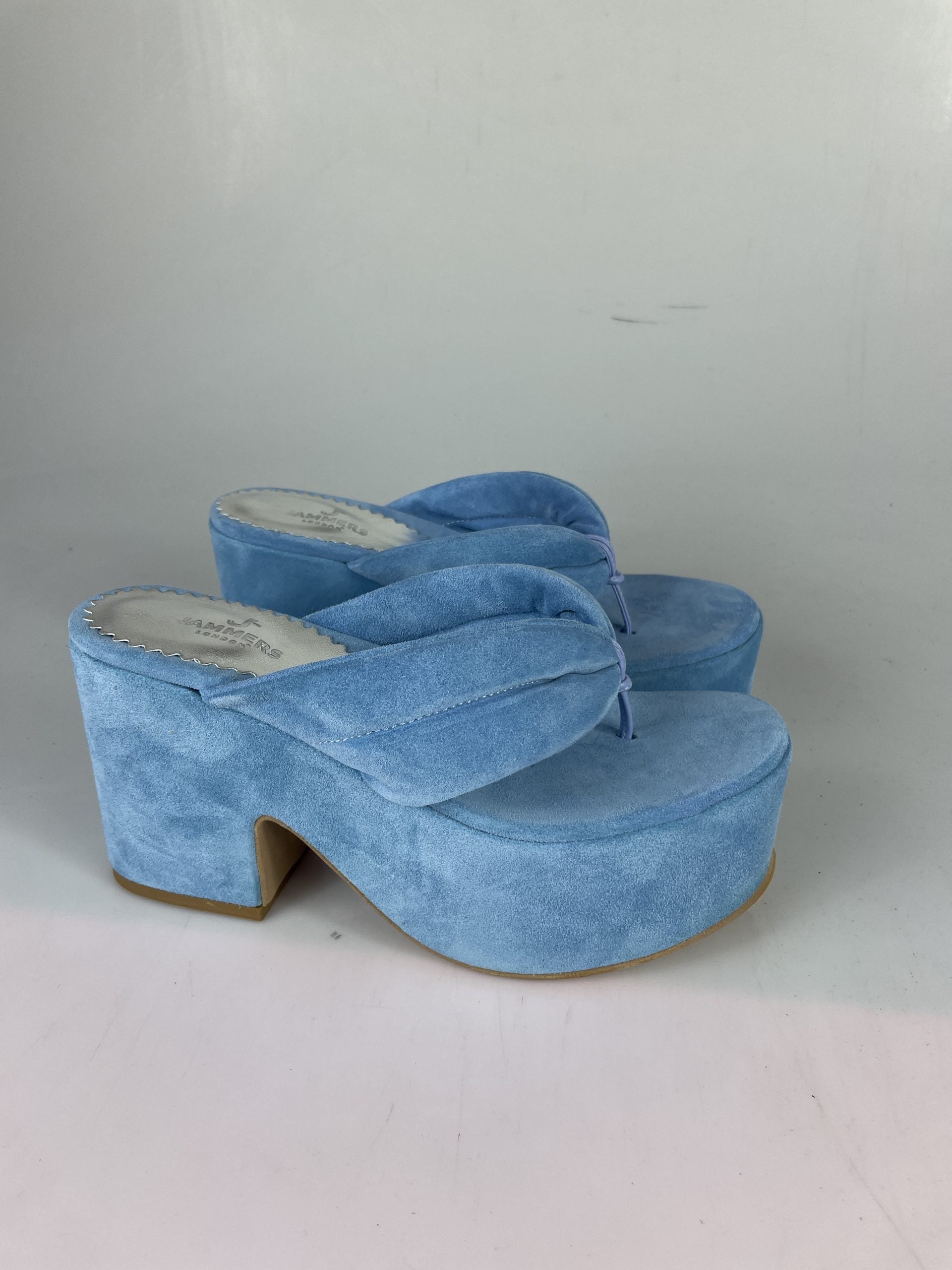 Morosita light blue suede