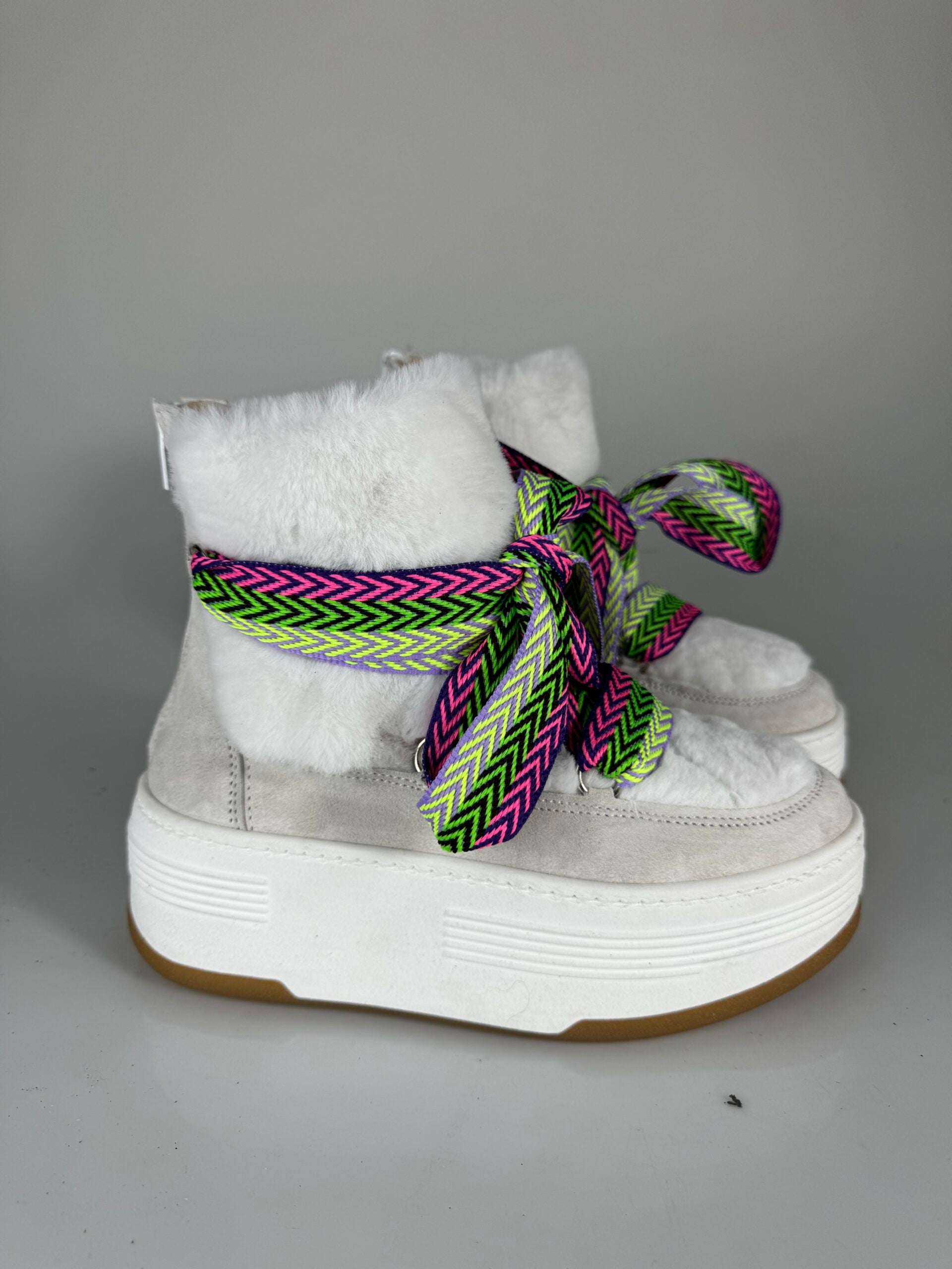 Wolf7 cam ice fur ice multicolor lace