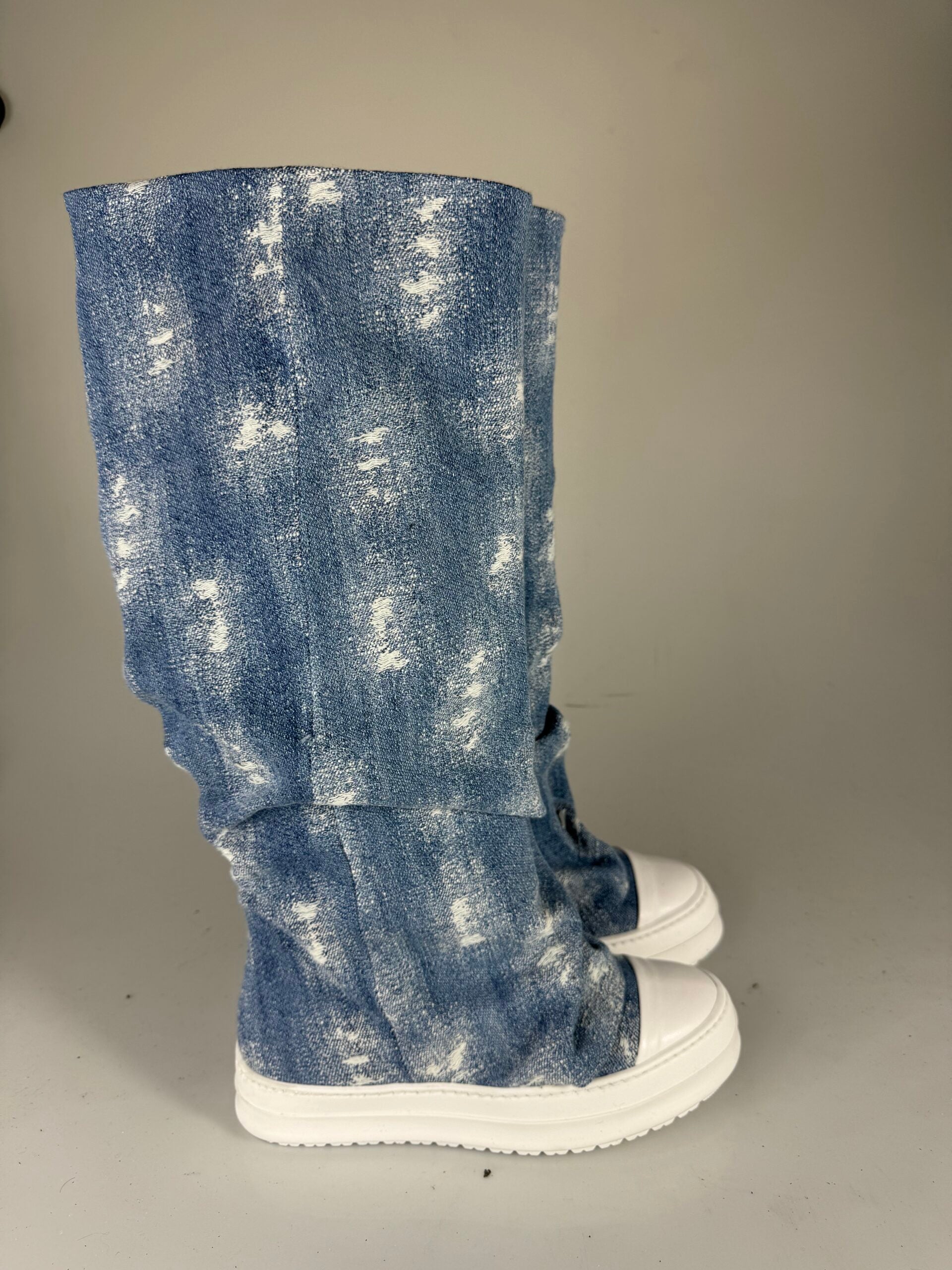Orlando tore jeans