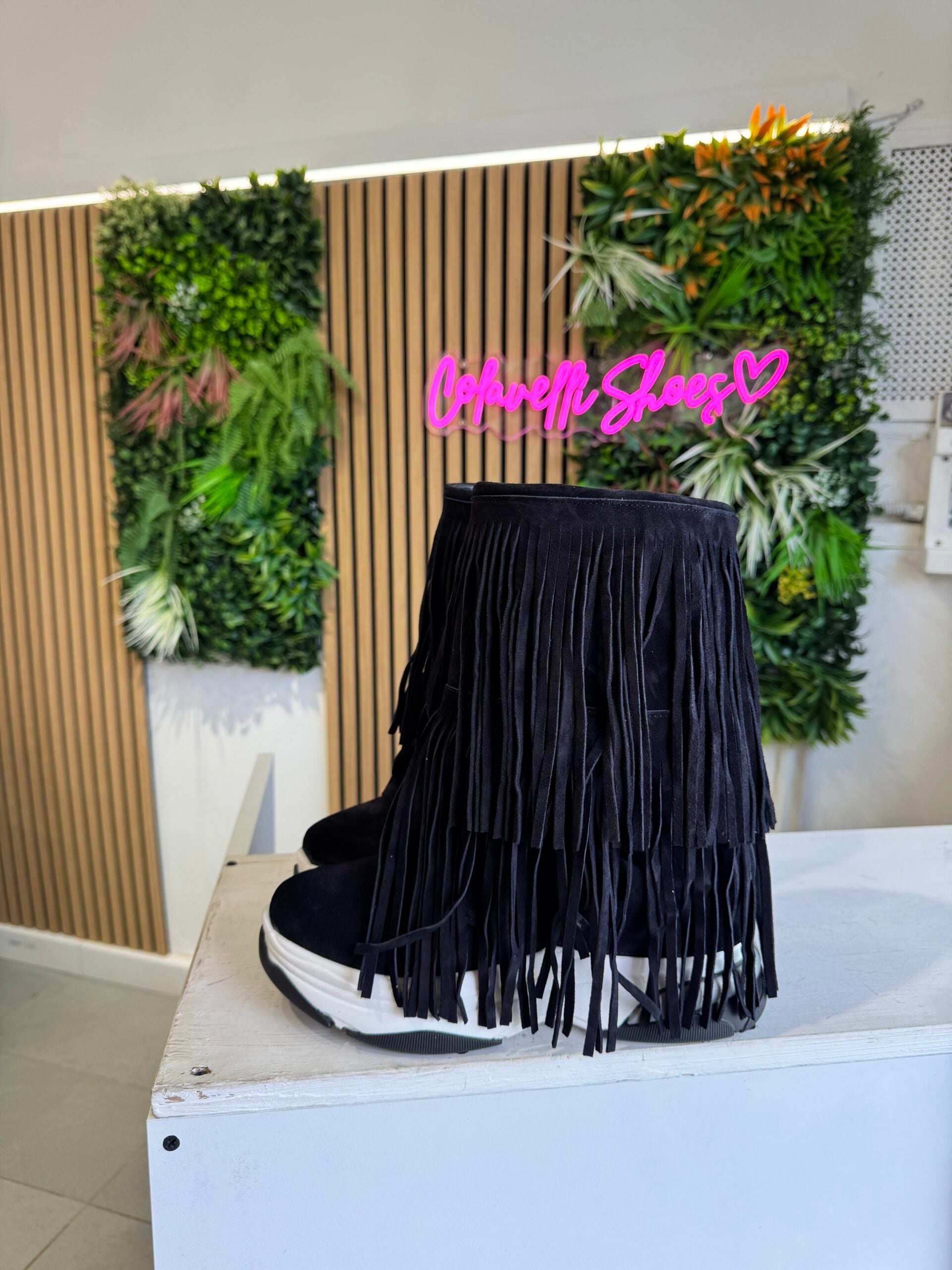 Tiger fringe cam black