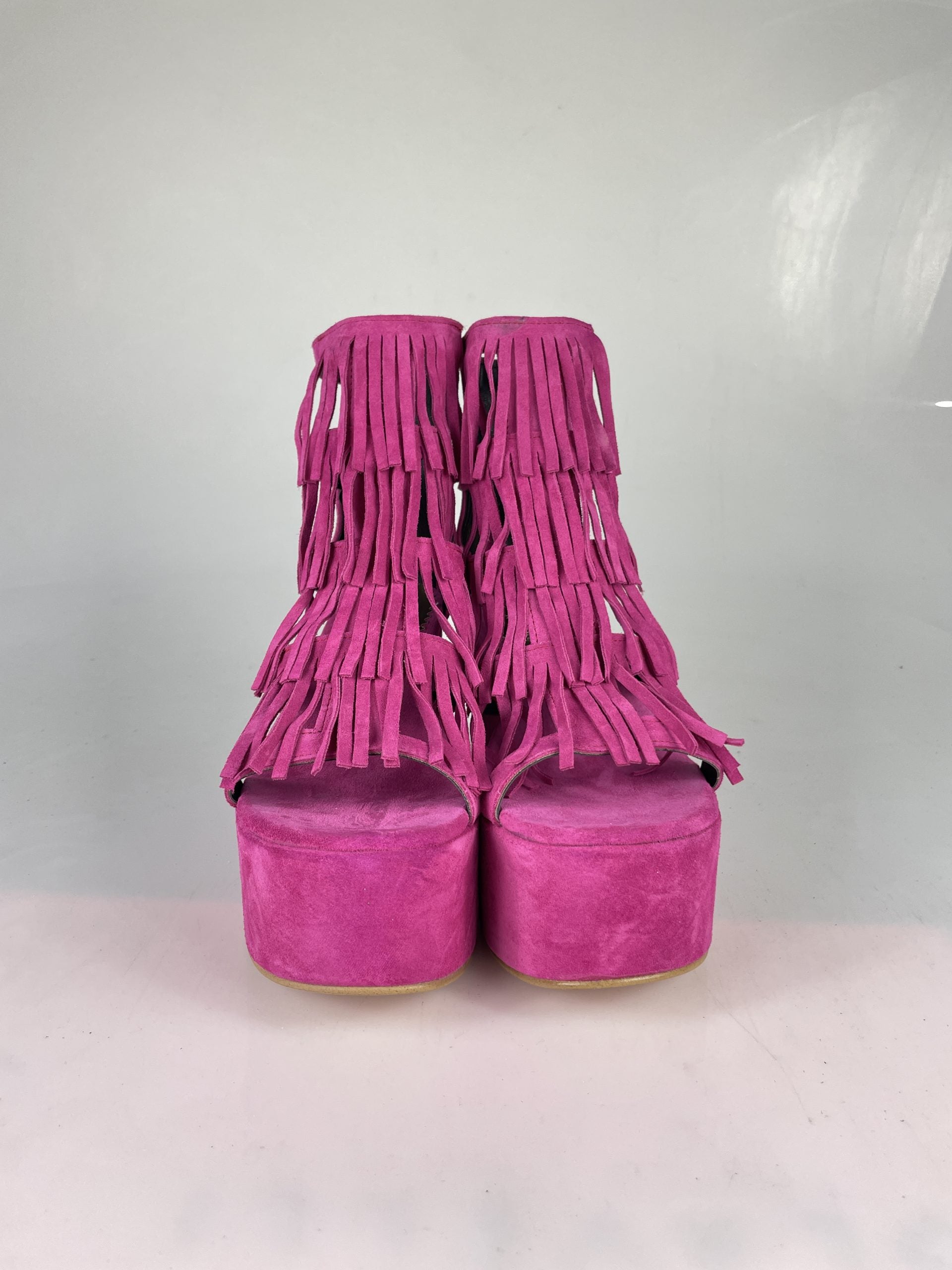 Fuchsia suede Cuba