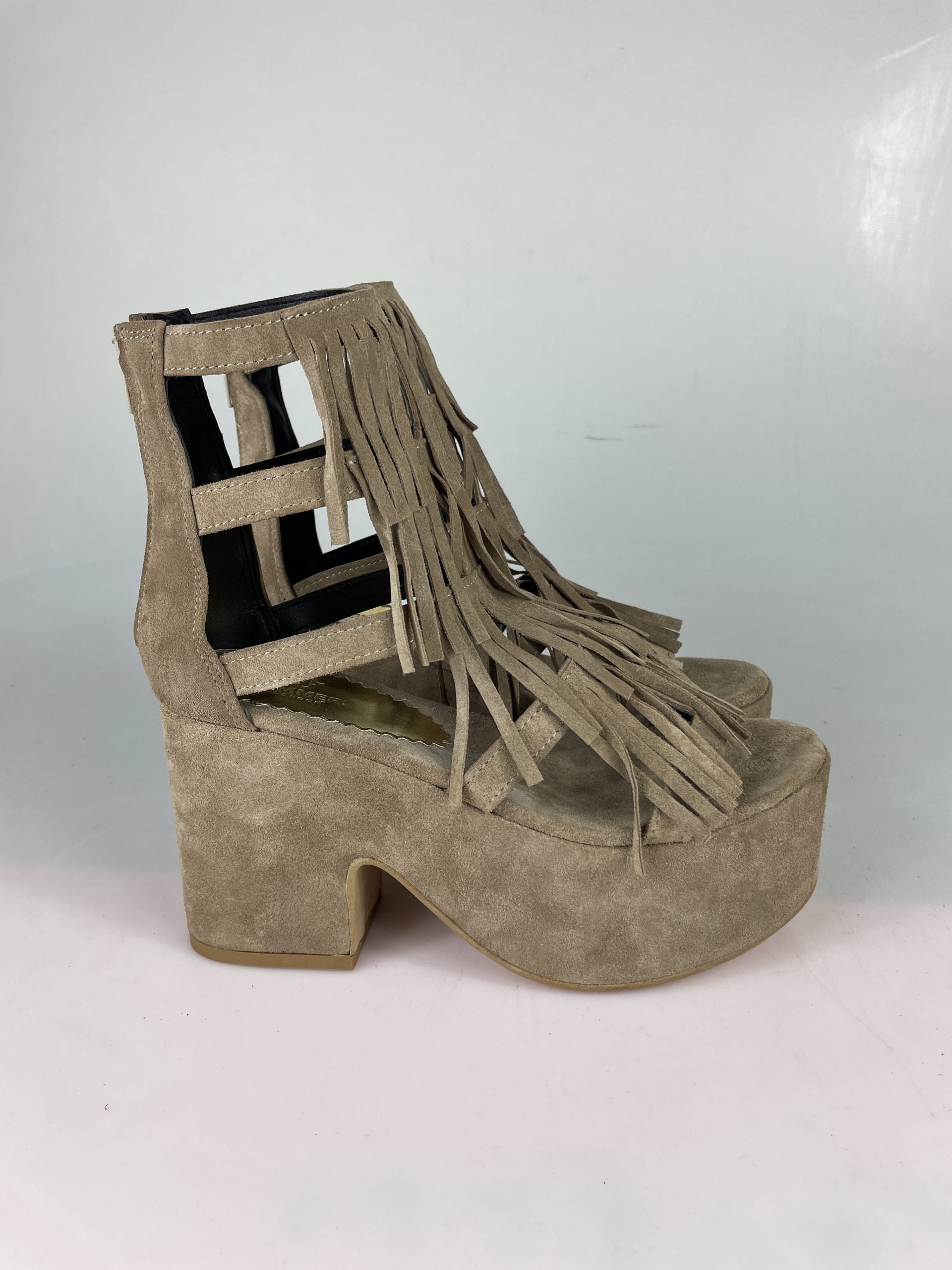 Beige suede Cuba