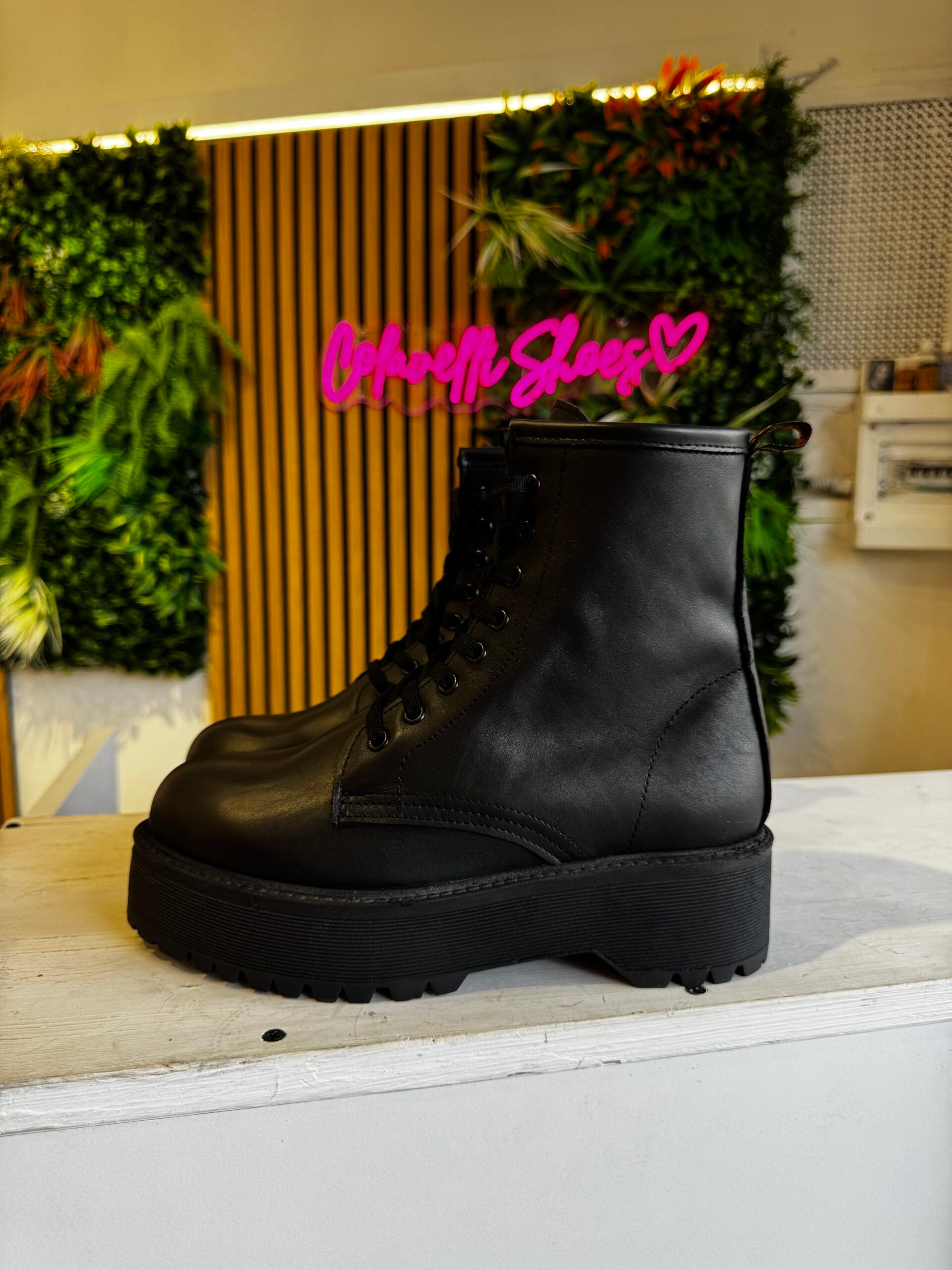 6060 cuero negro suela negra