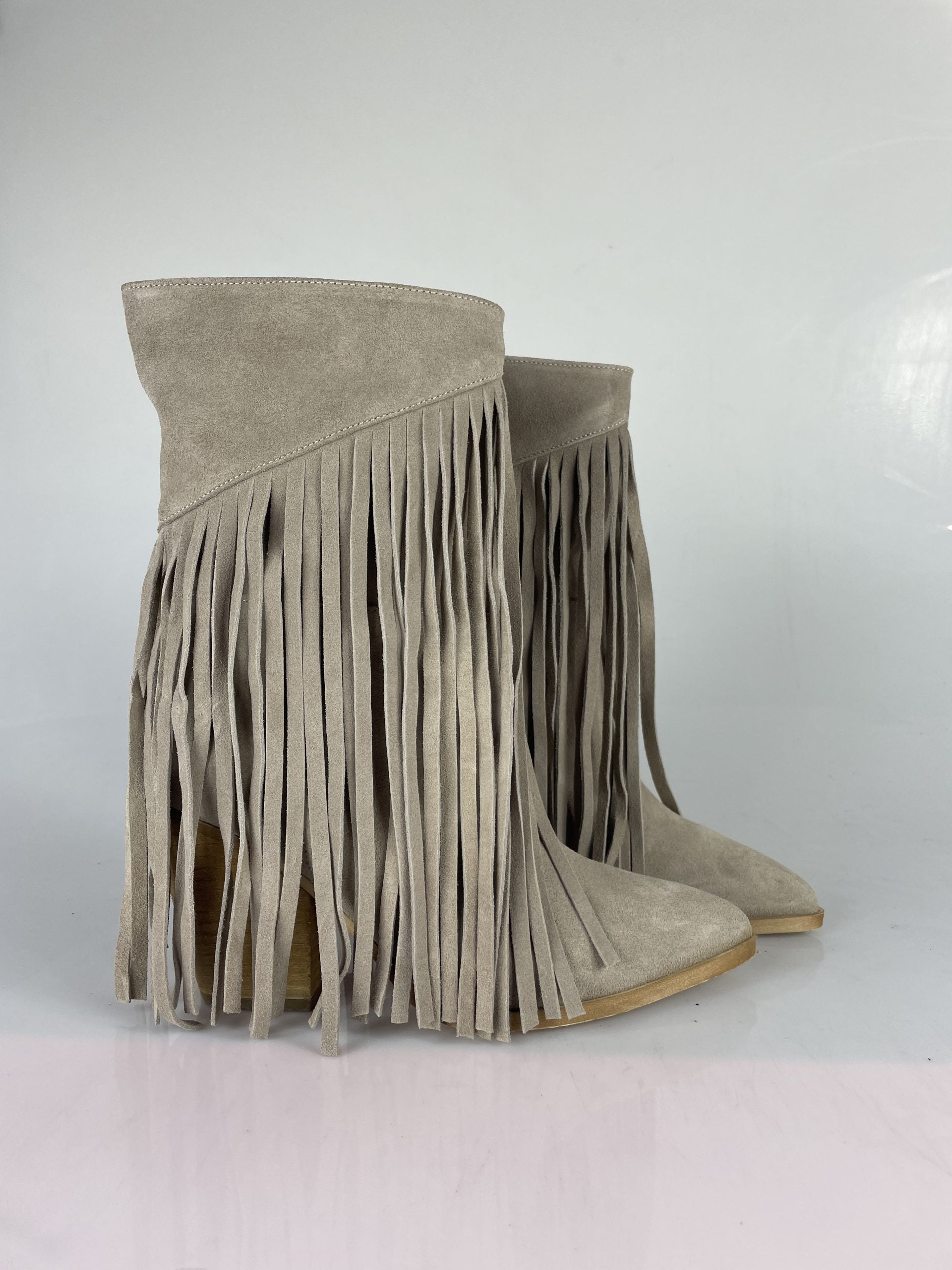 Ottavia beige suede