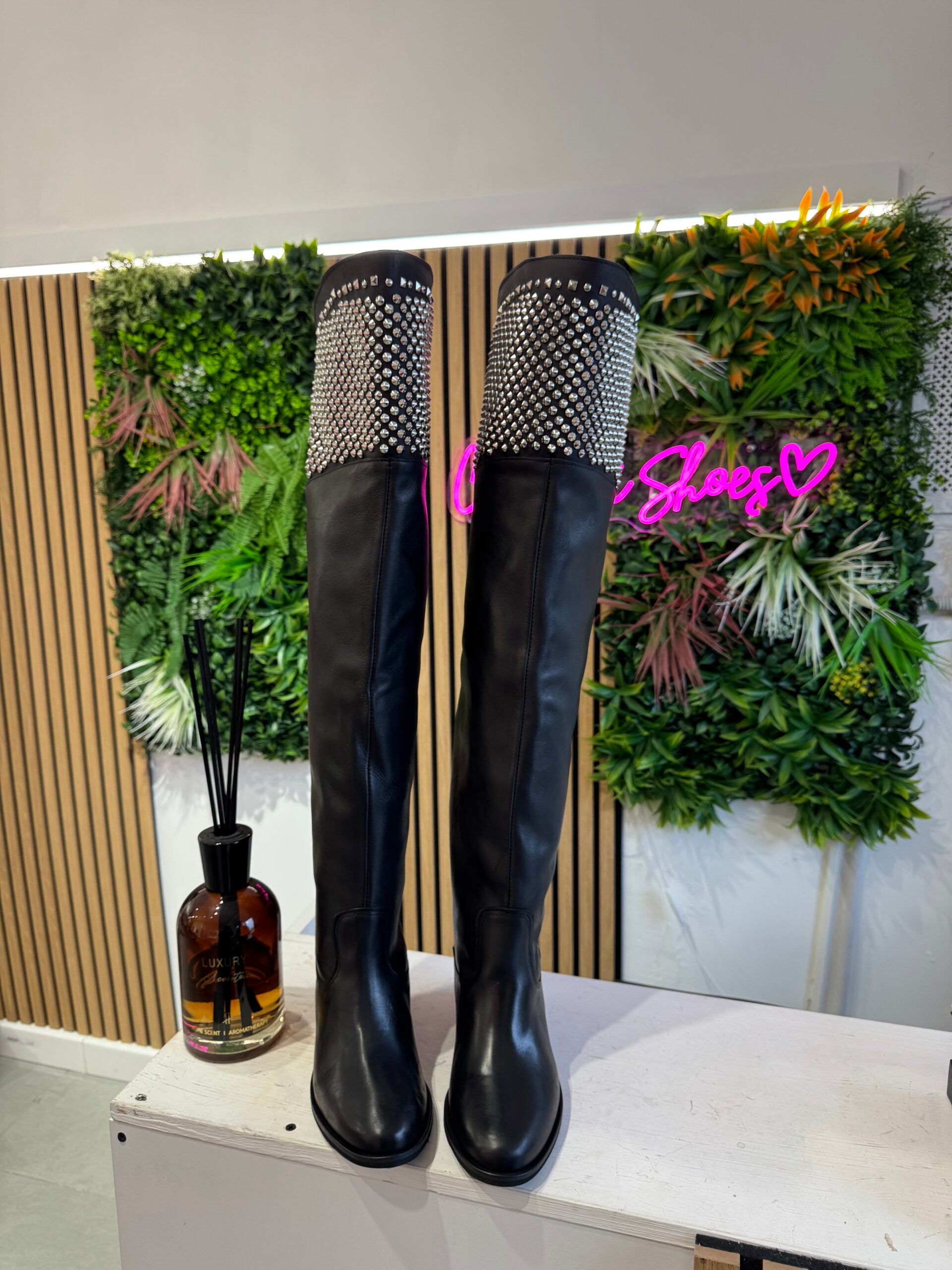 Furia Zeus piel negra