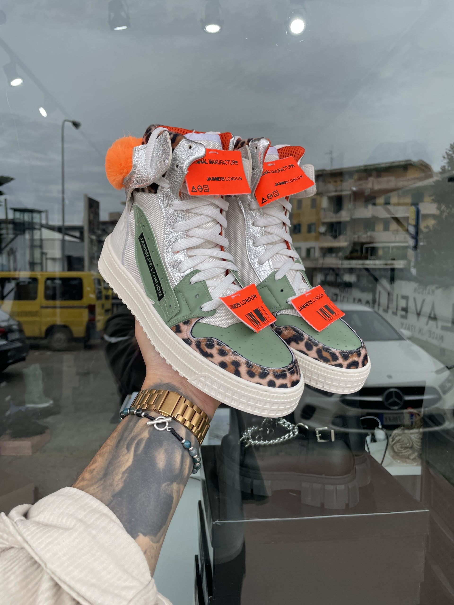 Off luca macu naranja verde