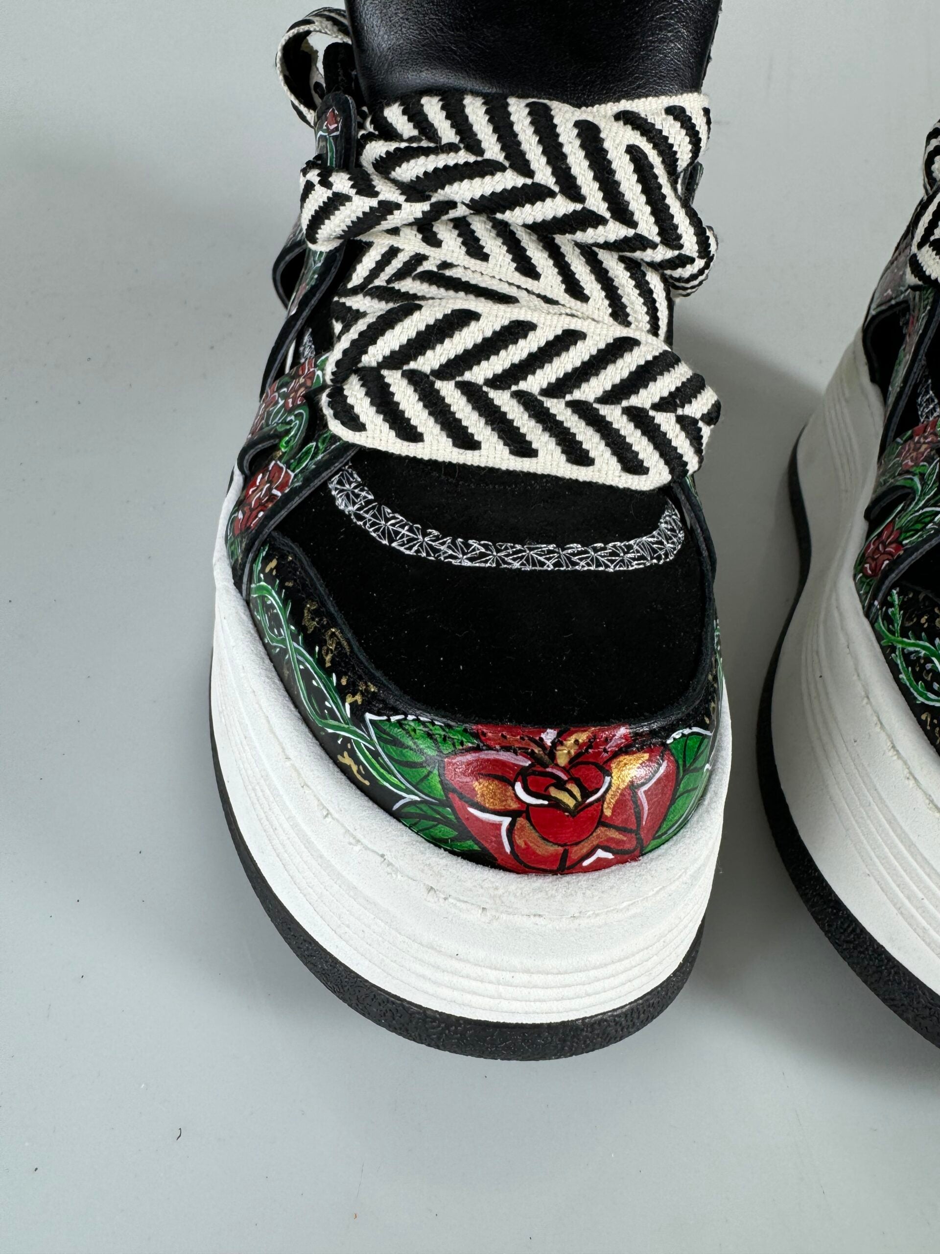 Wolf5 designed black leather