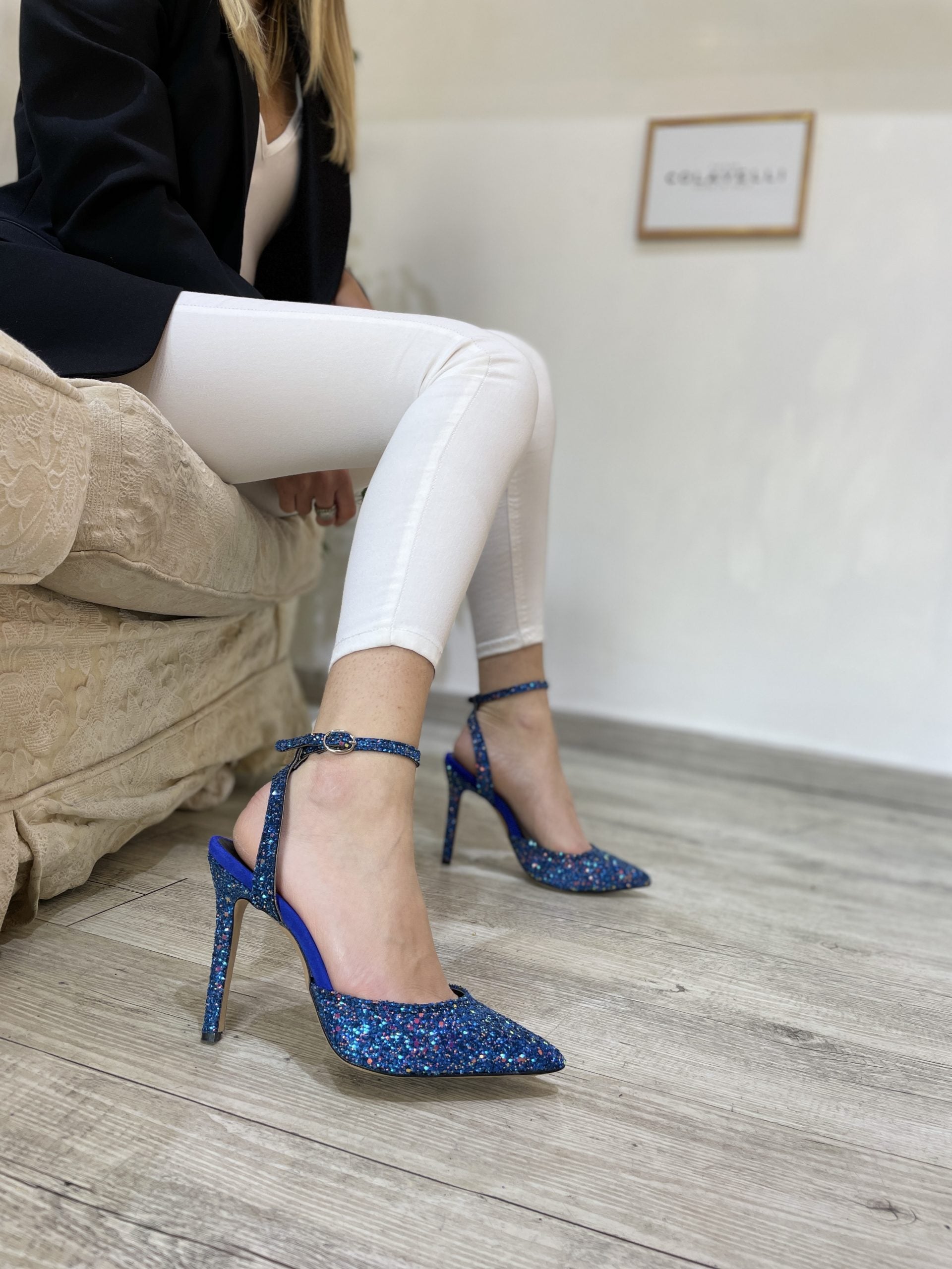 Blue glitter jewel